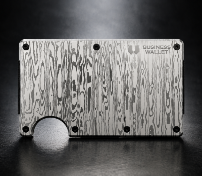BusinessWallet White Damascus titán kártyatartó egyedi damaszkuszi mintázattal, prémium fém kivitelben és RFID-védelemmel